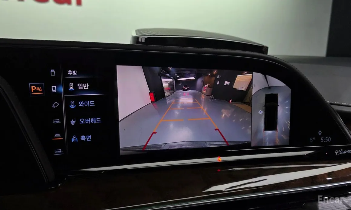 Фото 15 - Cadillac Escalade