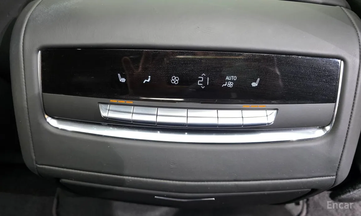 Фото 19 - Cadillac Escalade