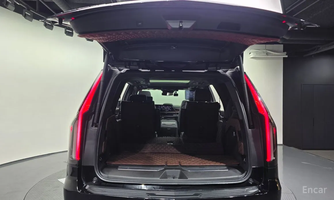 Фото 20 - Cadillac Escalade