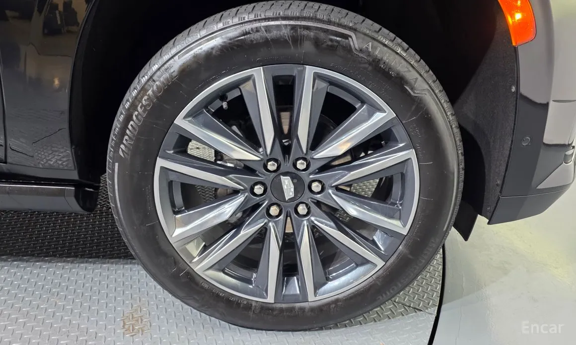 Фото 5 - Cadillac Escalade