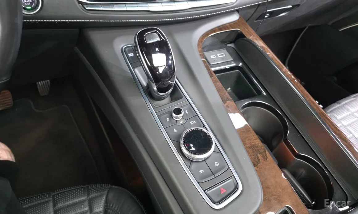 Фото 9 - Cadillac Escalade