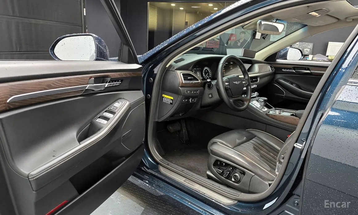 Фото 11 - Genesis G90