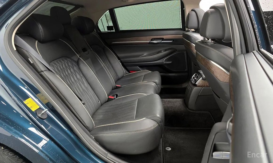 Фото 12 - Genesis G90