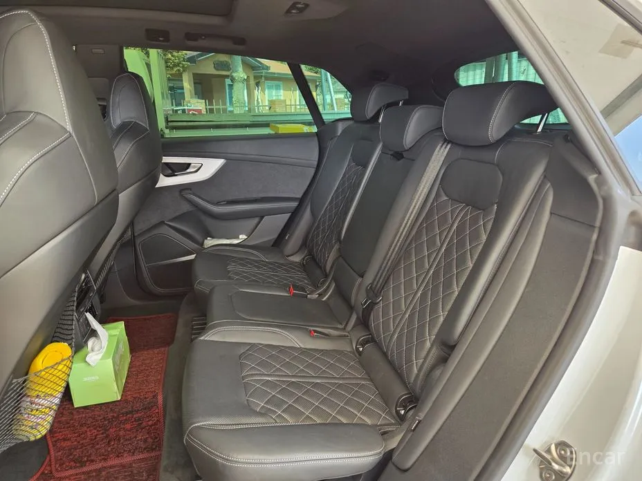 Фото 6 - Audi Q8