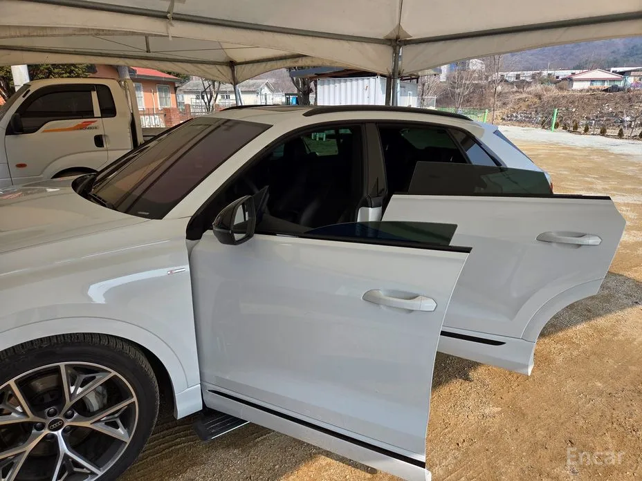 Фото 8 - Audi Q8