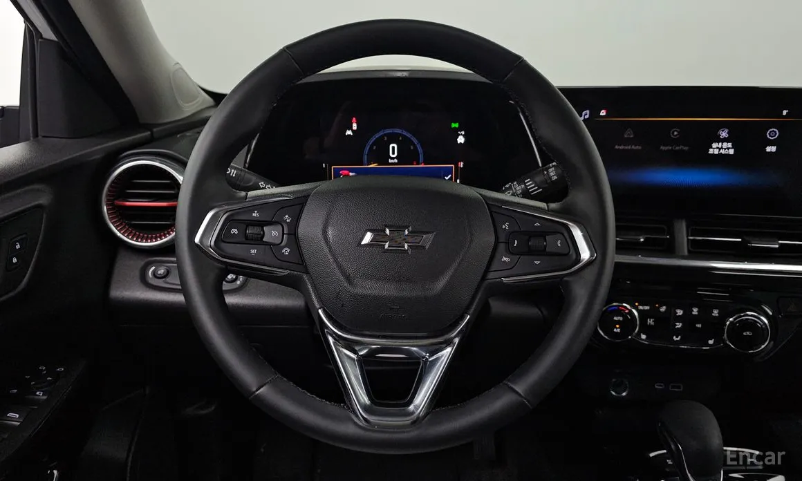 Photo 14 - Chevrolet Trax