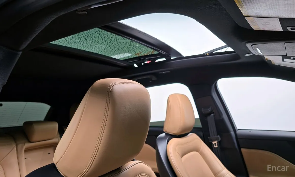 Фото 19 - Lincoln Corsair