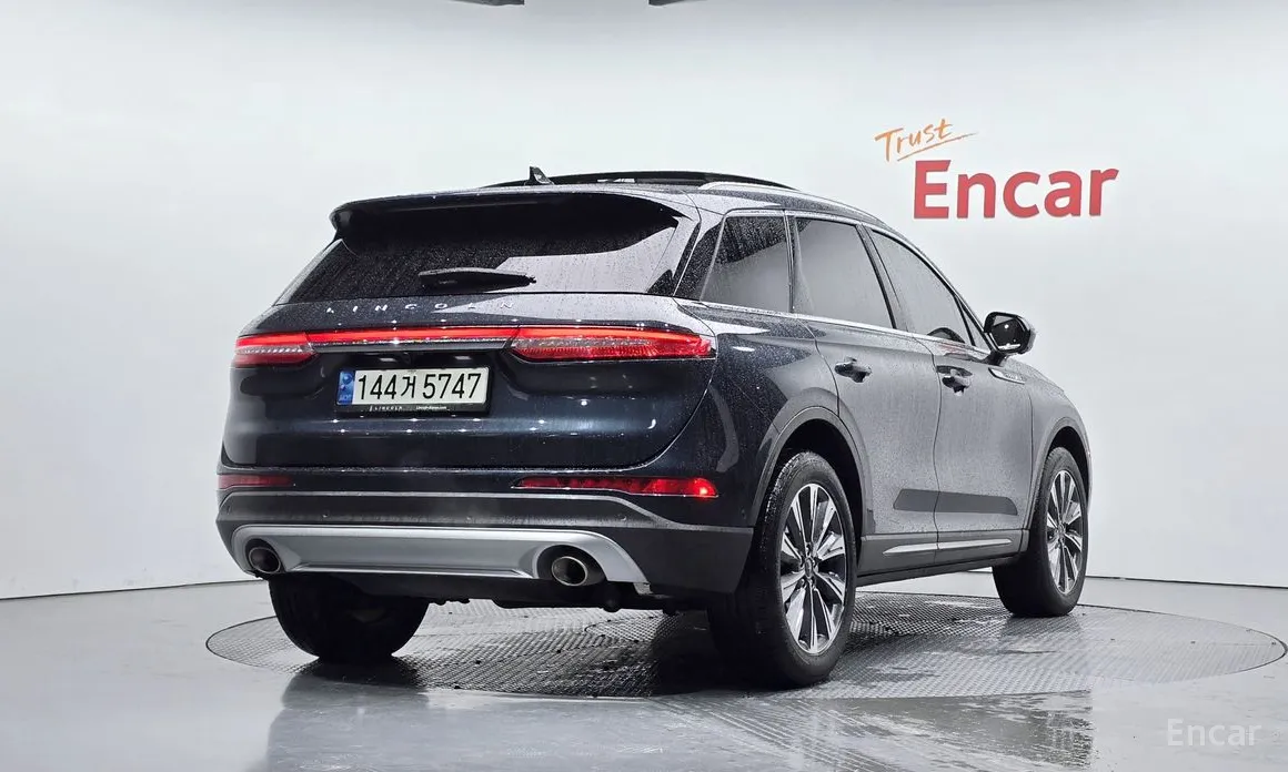 Фото 2 - Lincoln Corsair