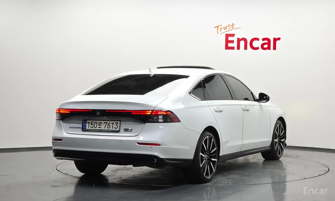 Фото 2 - Honda Accord