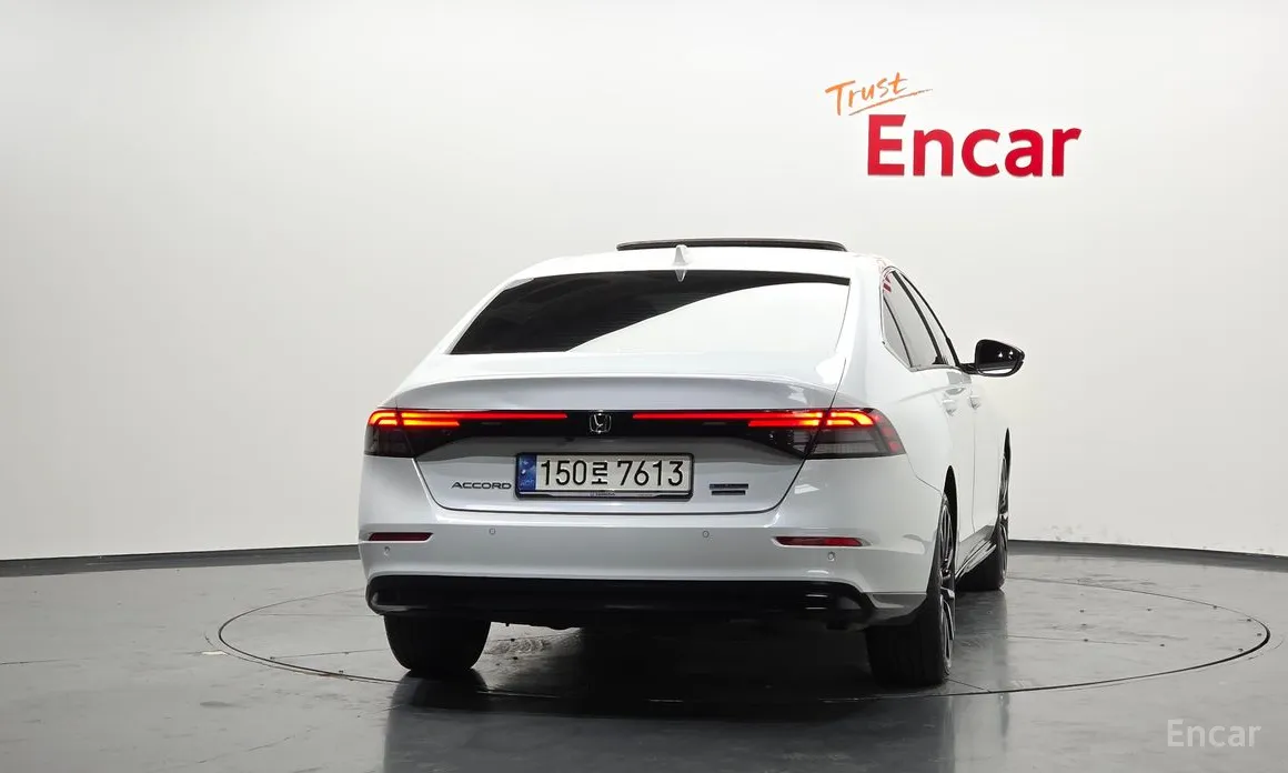 Фото 4 - Honda Accord