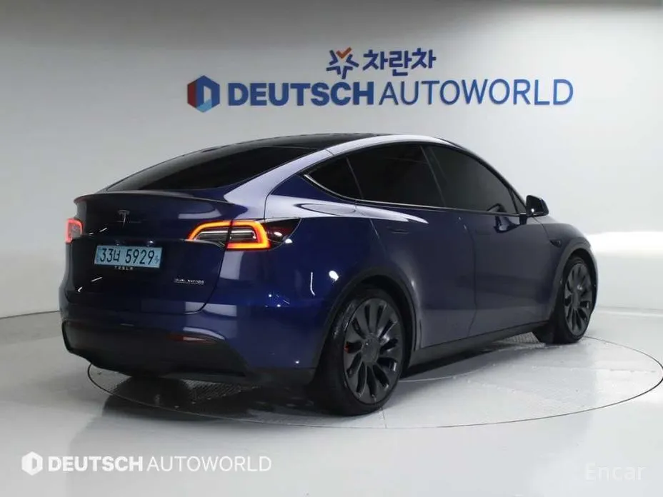 Фото 2 - Tesla Model Y