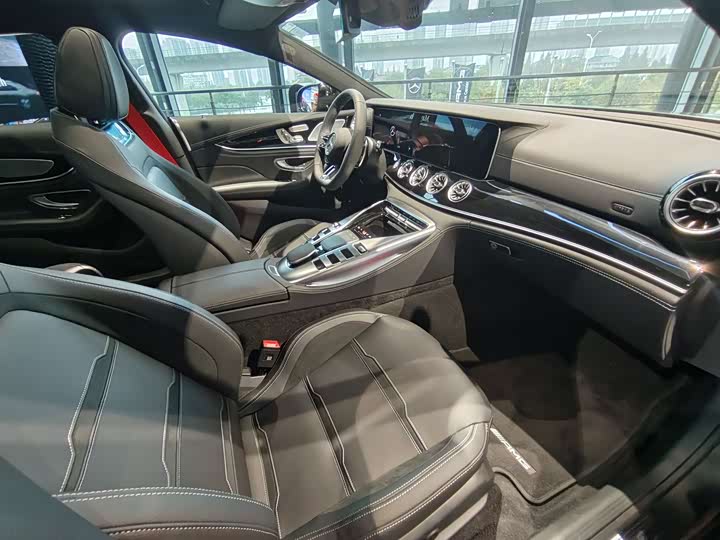 Фото 10 - Mercedes-Benz AMG GT