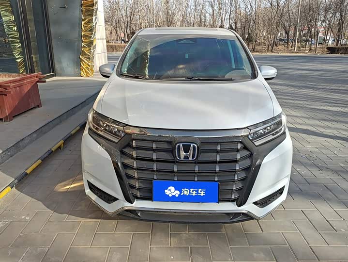 Фото 2 - Honda Elysion