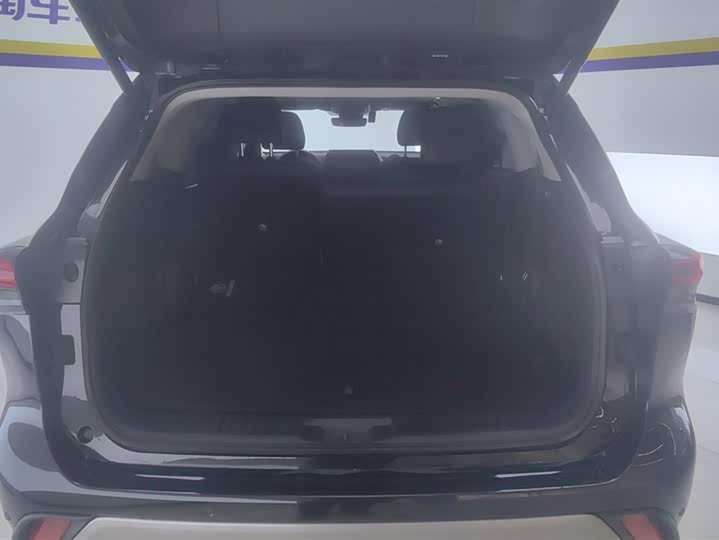 Фото 4 - Toyota Highlander