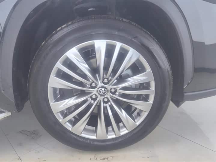 Фото 6 - Toyota Highlander