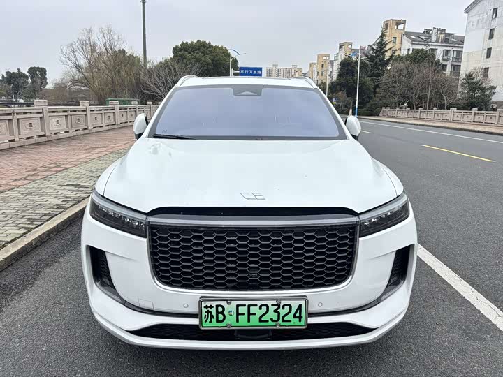 Фото 1 - LiXiang One