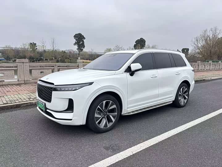 Фото 2 - LiXiang One