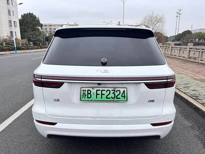 Фото 4 - LiXiang One