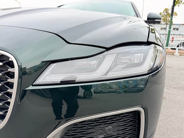 Фото 4 - Jaguar XF L