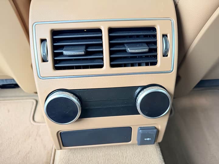 Фото 8 - Jaguar XF L