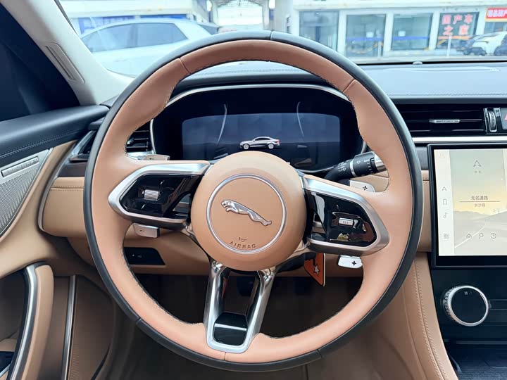 Фото 9 - Jaguar XF L