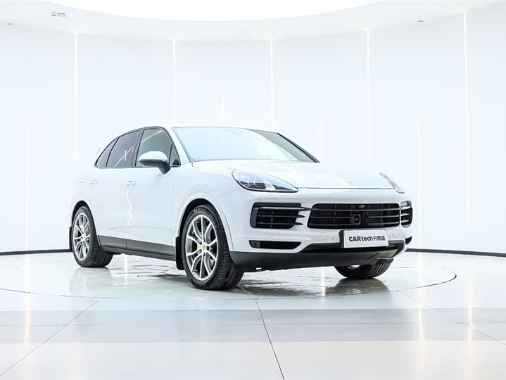 Фото 2 - Porsche Cayenne Hybrid