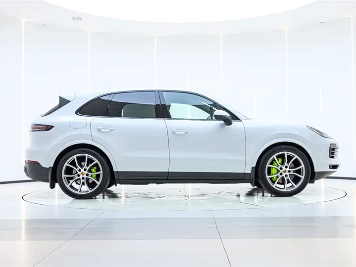 Фото 5 - Porsche Cayenne Hybrid