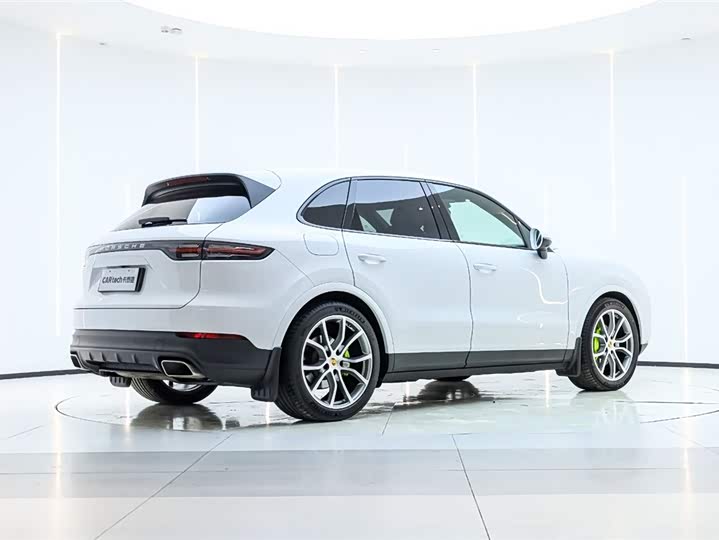 Фото 6 - Porsche Cayenne Hybrid