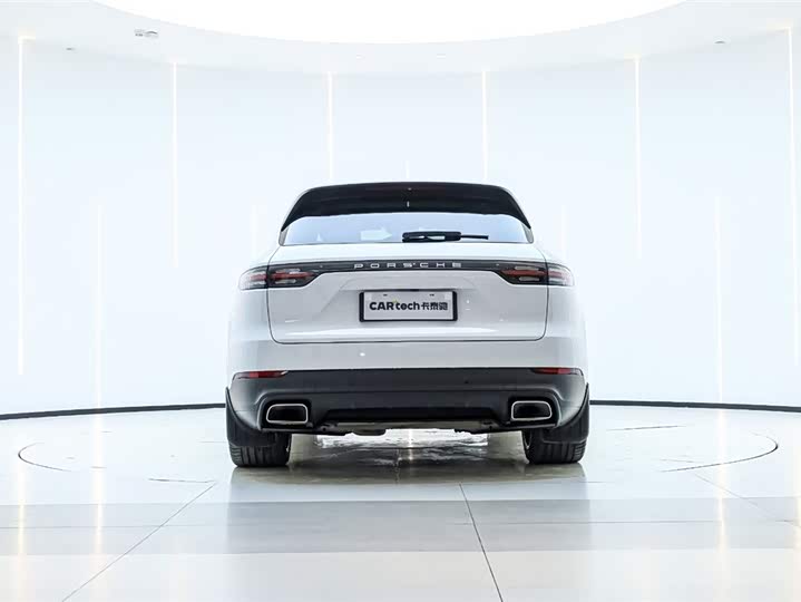 Фото 7 - Porsche Cayenne Hybrid