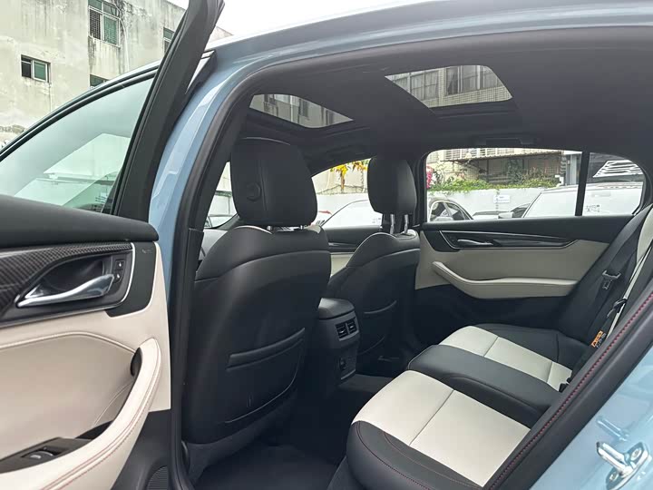 Фото 8 - Cadillac CT5