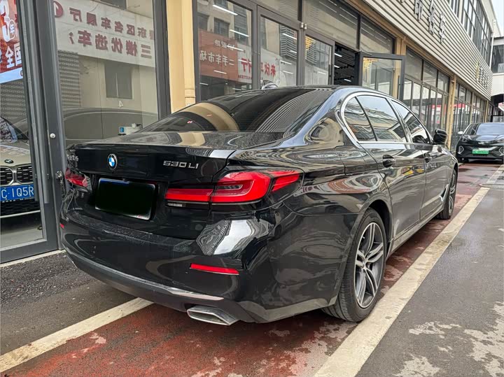 Фото 8 - BMW 5 Series