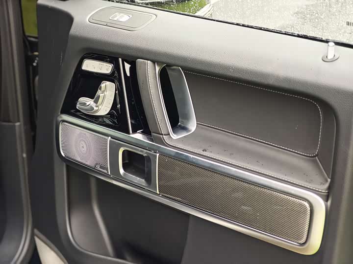 Фото 22 - Mercedes-Benz G-Class