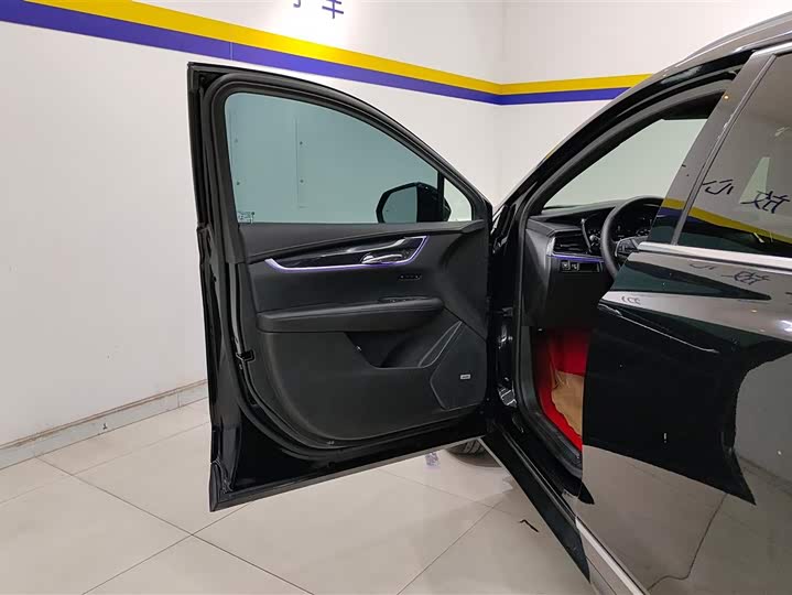 Фото 7 - Cadillac XT5