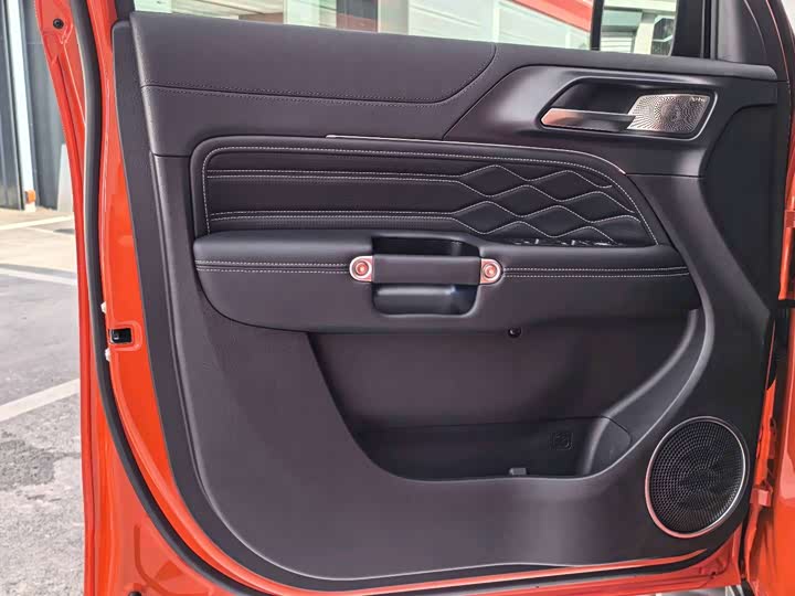 Фото 9 - Tank 300