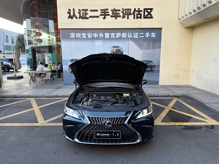 Фото 5 - Lexus ES