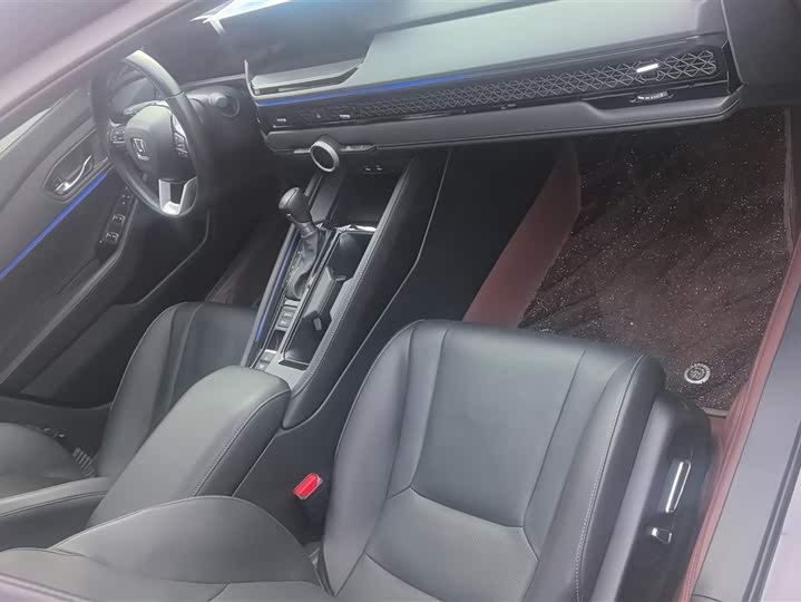 Фото 8 - Honda Accord