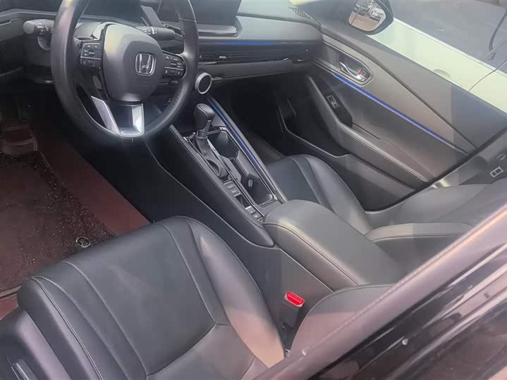 Фото 9 - Honda Accord