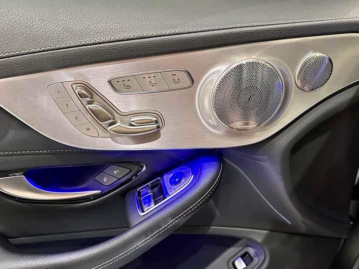 Photo 9 - Mercedes-Benz C-Class AMG