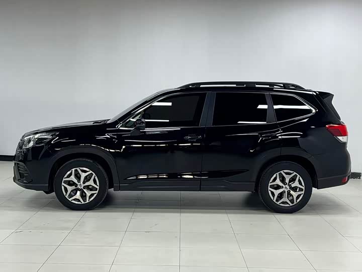 Фото 4 - Subaru Forester