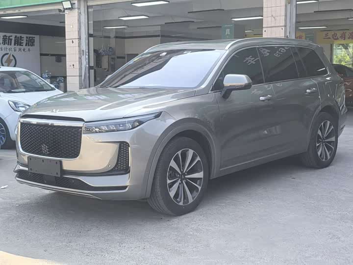 Фото 2 - LiXiang One