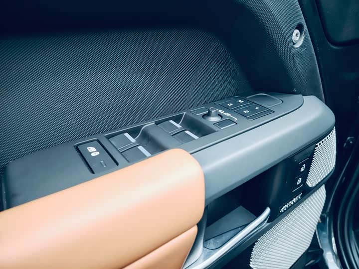 Фото 7 - Land Rover Defender