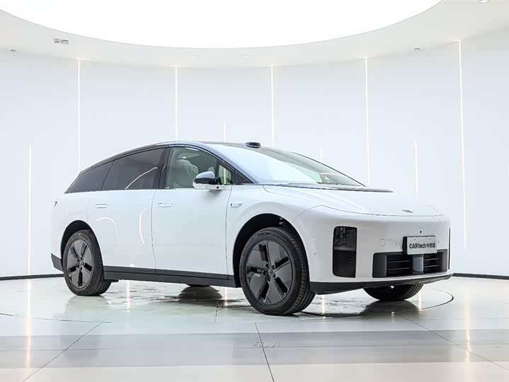 Фото 2 - LiXiang i6