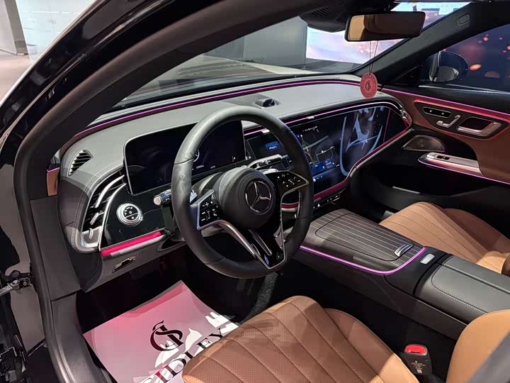 Photo 7 - Mercedes-Benz E-Class