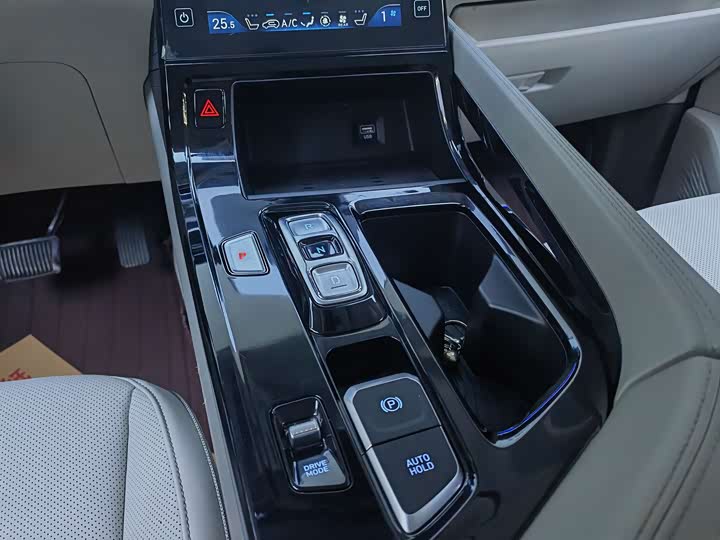 Фото 9 - Hyundai Custo