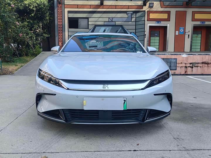 Фото 2 - BYD Han