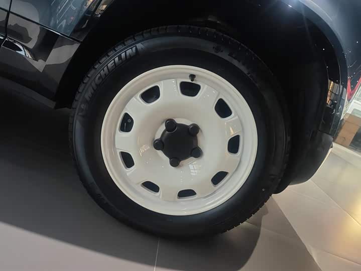 Фото 6 - Land Rover Defender