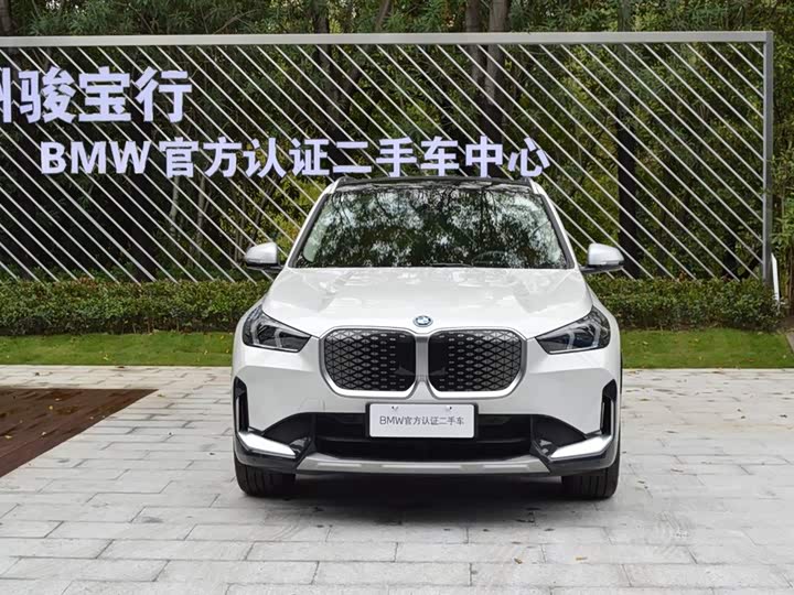 Фото 4 - BMW iX1