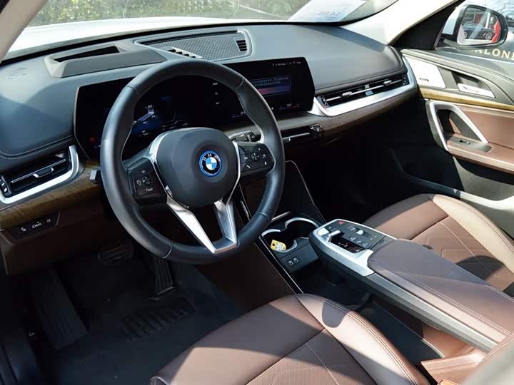 Фото 6 - BMW iX1