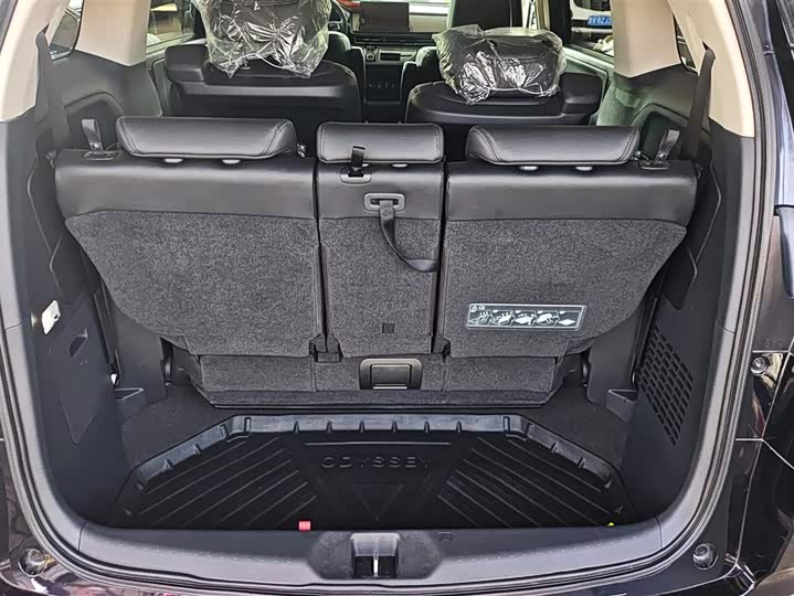 Фото 4 - Honda Odyssey