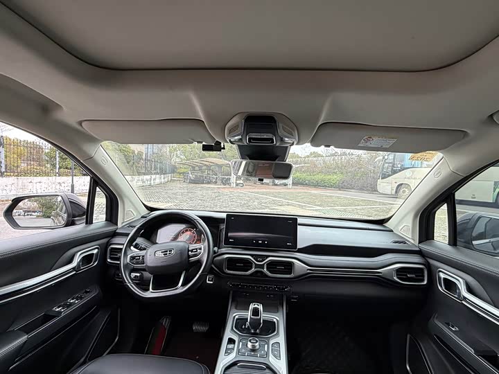 Фото 4 - Geely Okavango